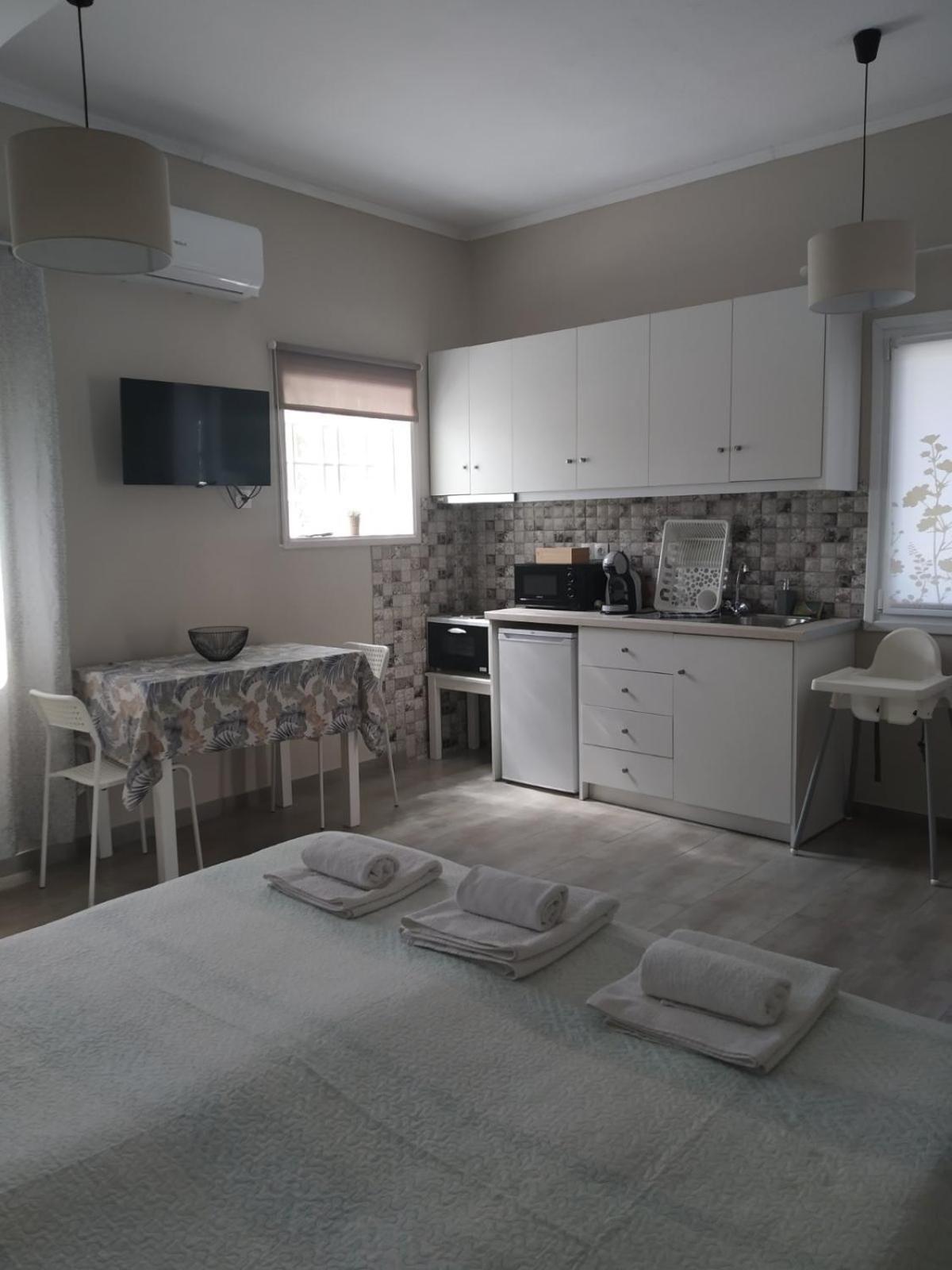 Trousas Apartments ロダ エクステリア 写真